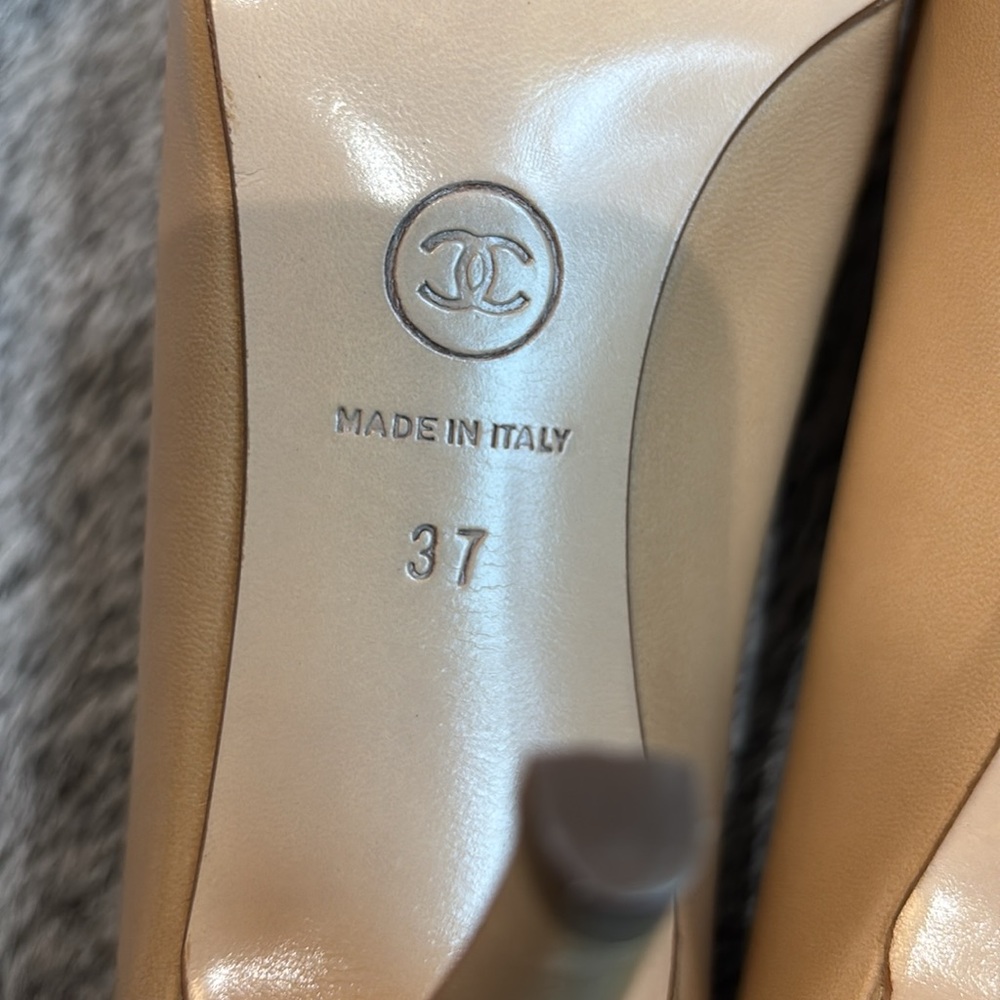 Chanel heels - Picture 7 of 8